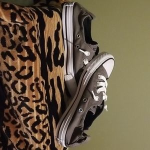 Converse-Never worn